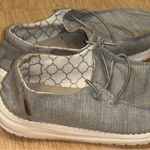 Hey Dude Boat / Fishing Shoes Gray Loafers Wendy Youth 2